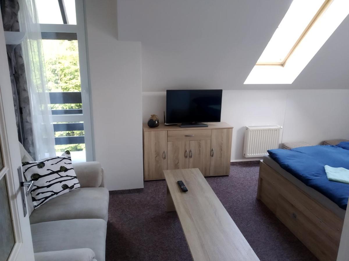 הַרָכוֹב Apartman Violeta מראה חיצוני תמונה