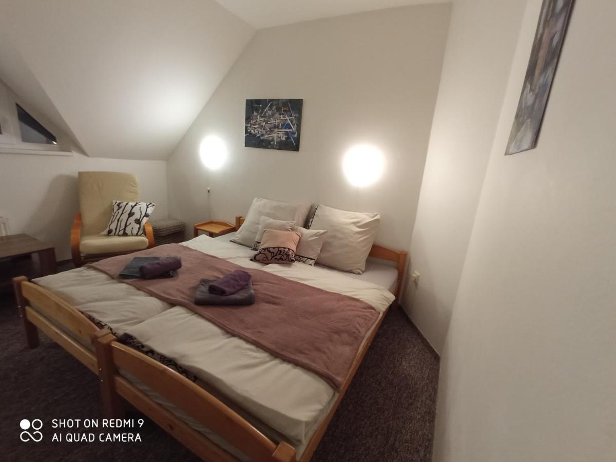 הַרָכוֹב Apartman Violeta מראה חיצוני תמונה