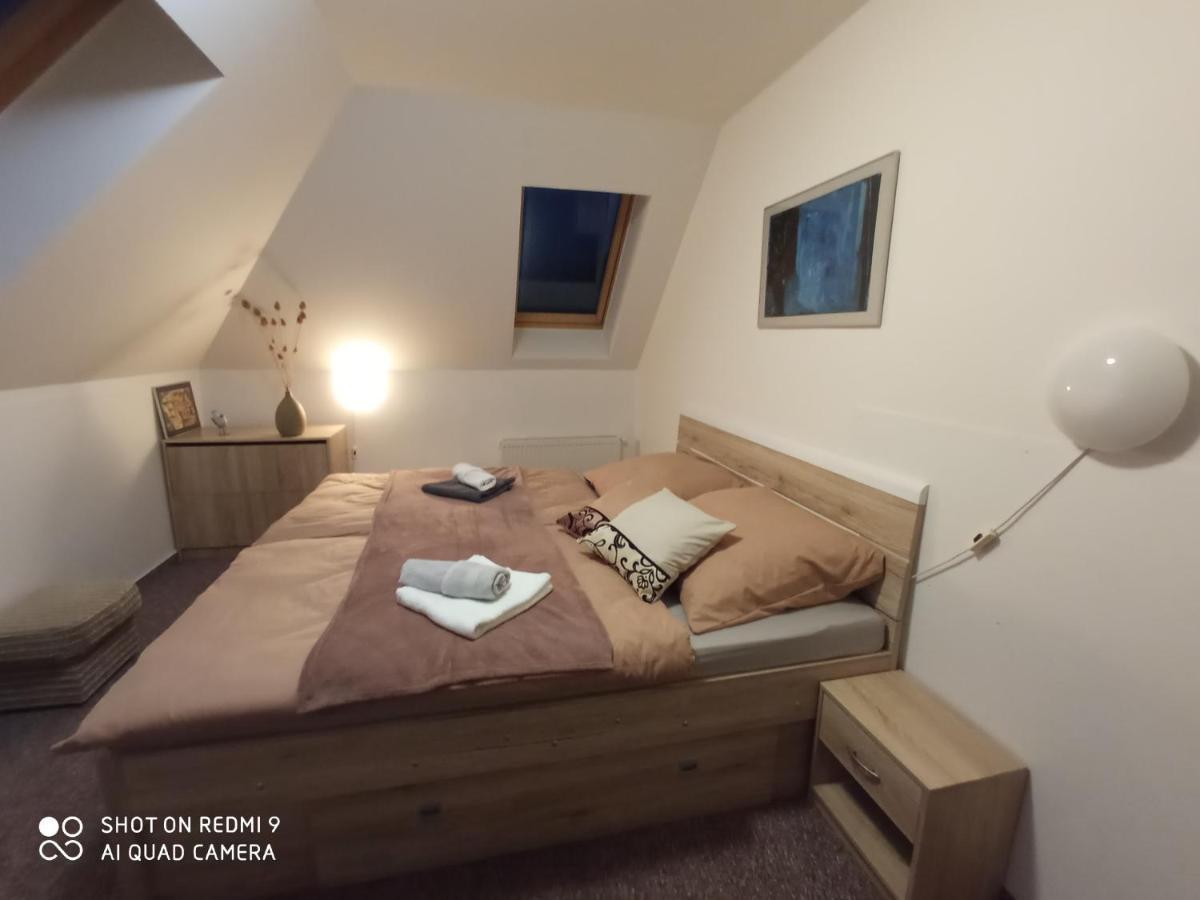 הַרָכוֹב Apartman Violeta מראה חיצוני תמונה