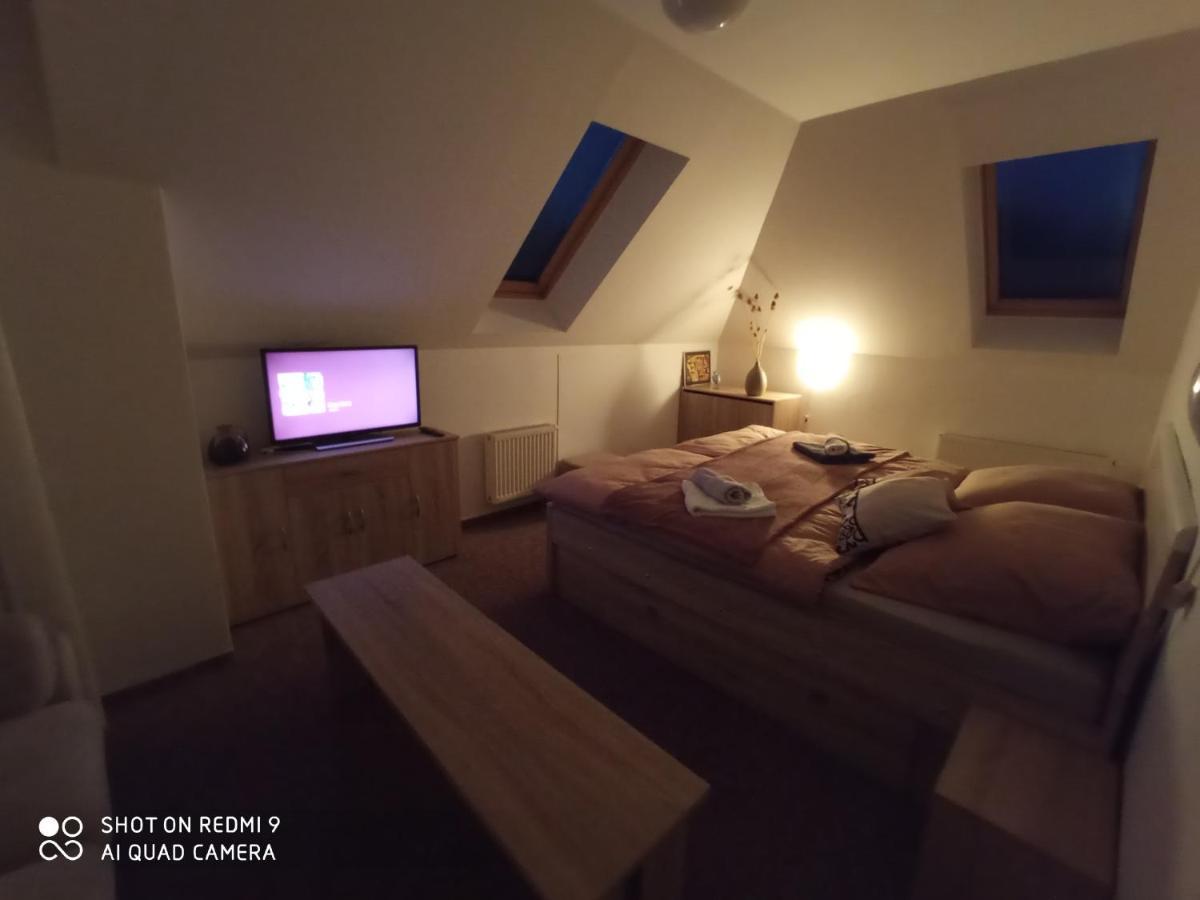 הַרָכוֹב Apartman Violeta מראה חיצוני תמונה