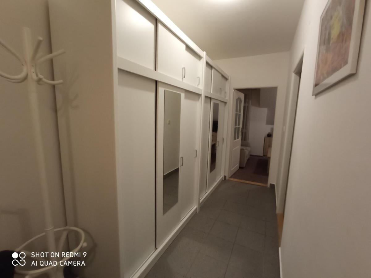 הַרָכוֹב Apartman Violeta מראה חיצוני תמונה